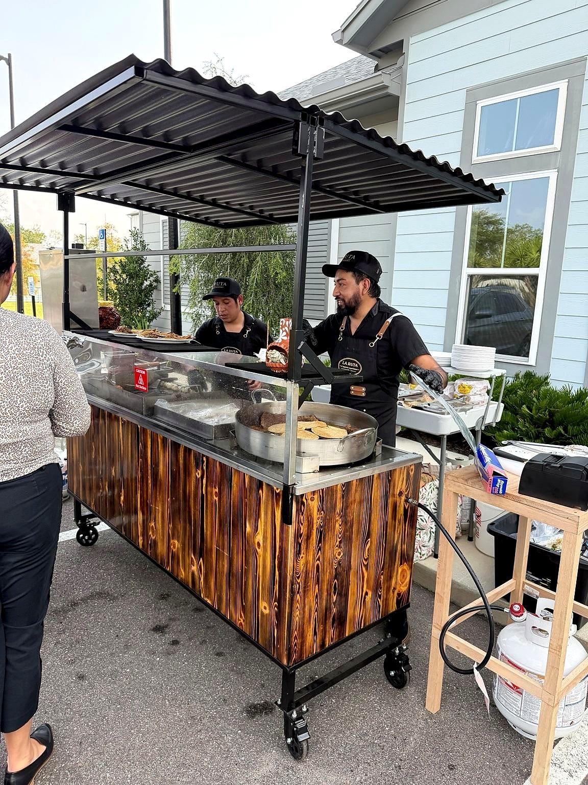La Ruta cart set up for live service